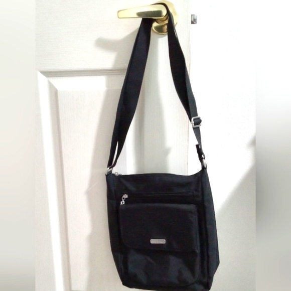 Baggallini Handbags - Black Woman's Shoulder Bag